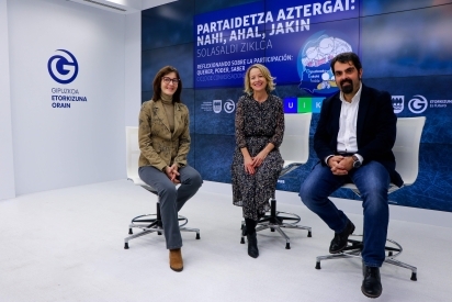 La iniciativa se ha presentado hoy en Donostia y ha contado con la presencia de Eider Mendoza, diputada foral de Gobernanza; Itziar Alkorta, directora académica de UIK y Mikel Pagola, director foral de Participación Ciudadana.